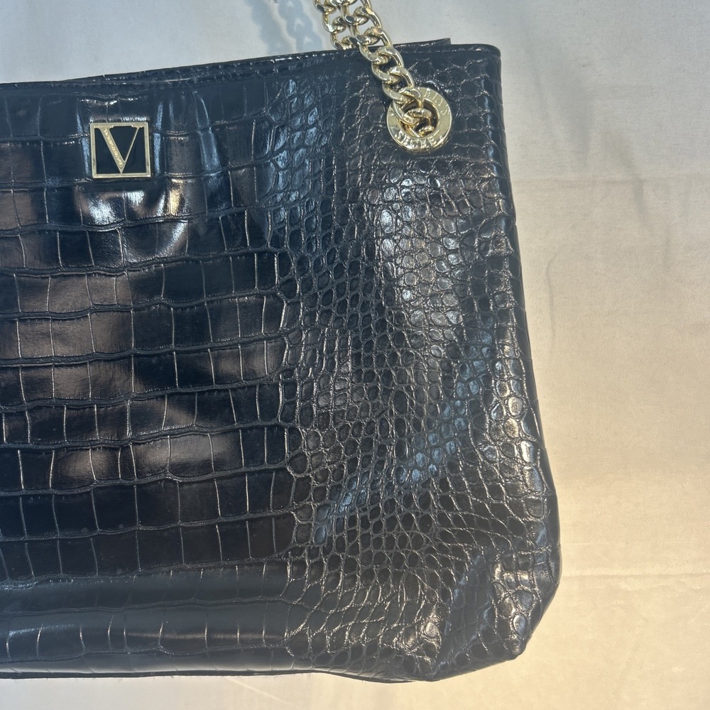 Victoria's Secret Pebbled Gator/Croc Shoulder Handbag Purse Black Gold Chains
